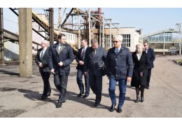 Министр энергетики Владимир Потупчик посетил Ошмянский торфобрикетный завод